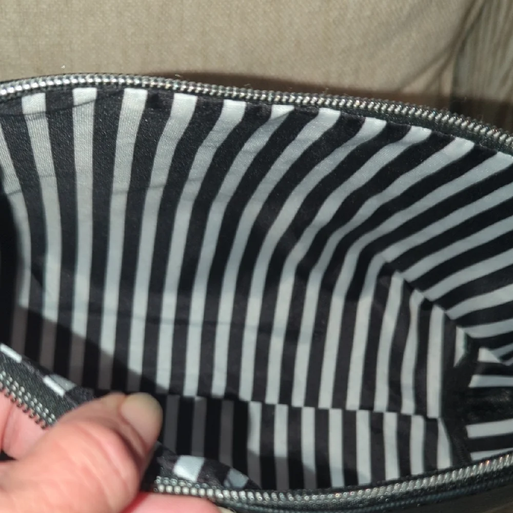 Marc Tetro Black Dog Print Pouch - Picture 4 of 5